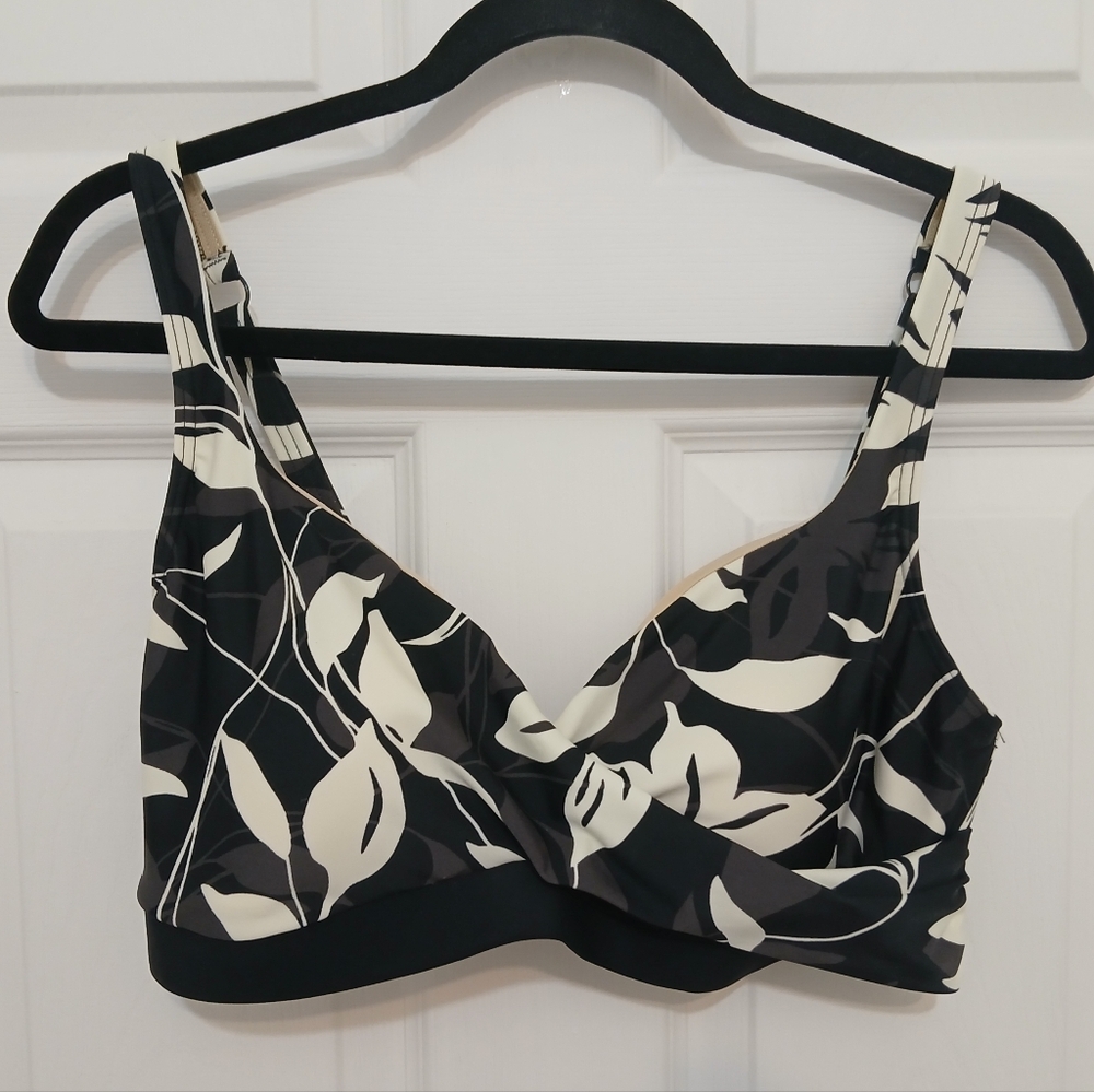Nygard Collection Bikini Swim Top NWOT